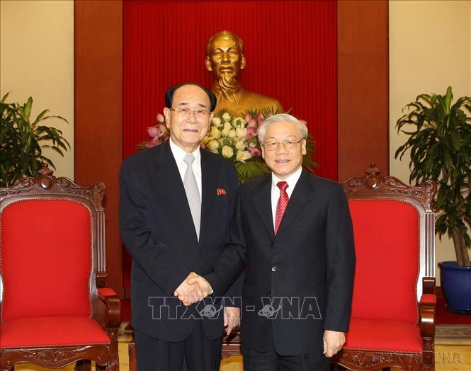 Tổng Bí thư Nguyễn Phú Trọng tiếp Chủ tịch Ủy ban thường vụ Hội nghị Nhân dân tối cao Triều Tiên Kim Yong-nam thăm hữu nghị chính thức Việt Nam (Hà Nội, 6/8/2012). Ảnh: Trí Dũng-TTXVN
