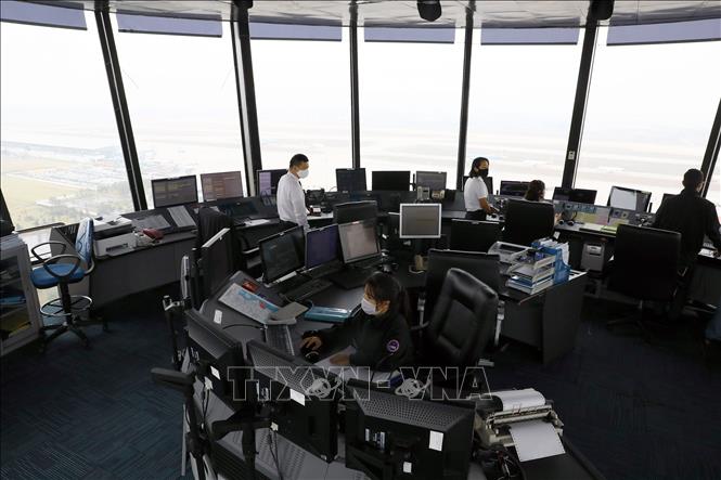 Photo: Vietnam Air Traffic Management Corporation (VATM) navigates nearly 11,000 flights durig the Tet festival, lasting from January 29-February 6. VNA Photo: Huy Hùng