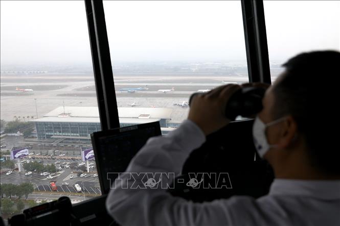 Photo: An air traffic control tower of Vietnam Air Traffic Management Corporation (VATM) at the Hanoi-based Noi Bai International Airport. VNA Photo: Huy Hùng