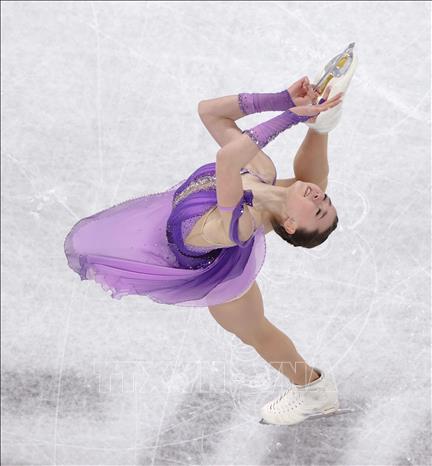 Trong ảnh: VĐV Kamila Valieva biểu diễn nội dung trượt băng nghệ thuật đồng đội tại Olympic mùa Đông Bắc Kinh 2022, Trung Quốc ngày 6/2/2022. Ảnh: Kyodo/TTXVN