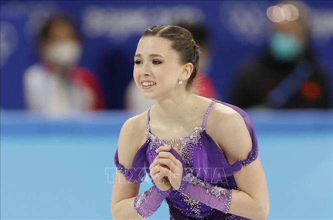 Trong ảnh: VĐV Kamila Valieva biểu diễn nội dung trượt băng nghệ thuật đồng đội tại Olympic mùa Đông Bắc Kinh 2022, Trung Quốc ngày 6/2/2022. Ảnh: Kyodo/TTXVN