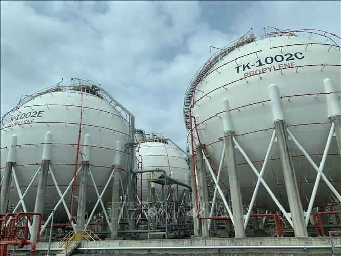 Trong ảnh: Nhà máy sản xuất PP và Kho ngầm chứa khí hóa lỏng LPG (doanh nghiệp có vốn đầu tư của Hàn Quốc), thị xã Phú Mỹ, tỉnh Bà Rịa-Vũng Tàu. Ảnh: Hoàng Nhị - TTXVN