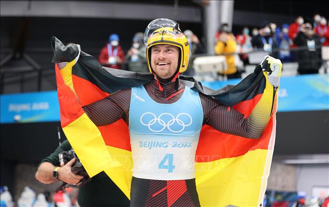 Trong ảnh: VĐV Johannes Ludwig của Đức giành HCV nội dung trượt băng nằm ngửa đơn nam tại Olympic mùa Đông Bắc Kinh 2022, Trung Quốc ngày 6/2/2022. Ảnh: THX/TTXVN