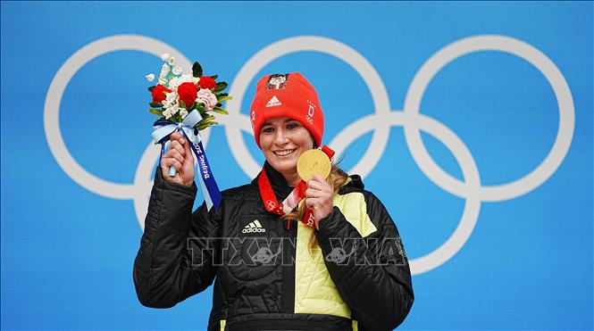 Trong ảnh: VĐV Natalie Geisenberger của Đức giành HCV nội dung trượt băng nằm ngửa đơn nữ tại Olympic mùa Đông Bắc Kinh 2022, Trung Quốc ngày 8/2/2022. Ảnh: THX/TTXVN
