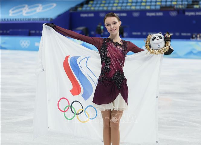 Trong ảnh: VĐV Anna Shcherbakova của Nga giành HCV nội dung trượt băng nghệ thuật tự do đơn nữ tại Olympic mùa Đông Bắc Kinh 2022 ngày 17/2/2022. Ảnh: THX/TTXVN