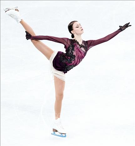 Trong ảnh: VĐV Anna Shcherbakova của Nga tranh tài nội dung trượt băng nghệ thuật tự do đơn nữ tại Olympic mùa Đông Bắc Kinh 2022 ngày 17/2/2022. Ảnh: THX/TTXVN