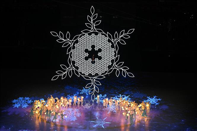 Trong ảnh: Các em nhỏ biểu diễn tại lễ bế mạc Olympic mùa Đông Bắc Kinh 2022, ngày 20/2/2022. Ảnh: AFP/ TTXVN
