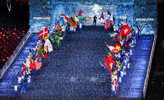 Trong ảnh: Các vận động viên diễu hành tại lễ bế mạc Olympic mùa Đông Bắc Kinh 2022, Trung Quốc, ngày 20/2/2022. Ảnh: THX/ TTXVN