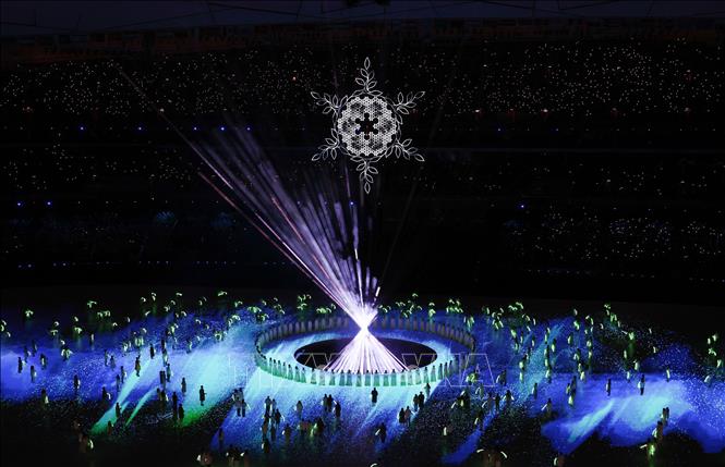 Trong ảnh: Các nghệ sĩ biểu diễn tại lễ bế mạc Olympic mùa Đông Bắc Kinh 2022, Trung Quốc, ngày 20/2/2022. Ảnh: THX/ TTXVN