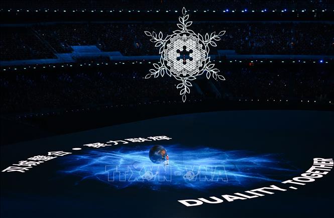 Trong ảnh: Màn trình diễn của thành phố Milan-Cortina tại lễ bế mạc Olympic mùa Đông Bắc Kinh 2022, Trung Quốc, ngày 20/2/2022. Ảnh: THX/ TTXVN