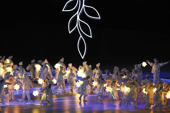 Trong ảnh: Các em nhỏ biểu diễn tại lễ bế mạc Olympic mùa Đông Bắc Kinh 2022, Trung Quốc, ngày 20/2/2022. Ảnh: THX/ TTXVN
