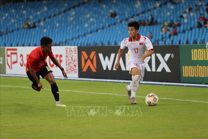 Pha truy đuổi của cầu thủ U23 Timor Leste. Ảnh: 	
Nguyễn Vũ Hùng-Pv TTXVN tại Campuchia