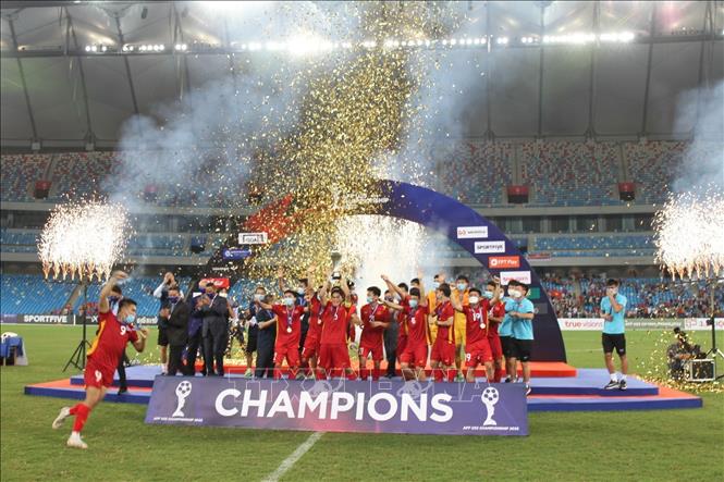 Photo: Vietnam U23 football team cheers for their victory. VNA Photo: Nguyễn Vũ Hùng