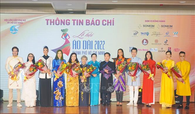 Photo: Artists, athletes and celebrities in Ho Chi Minh city join ao dai festival as image ambassadors. VNA Photo: Mỹ Phương 