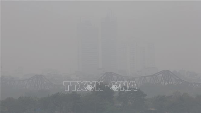 Khu vực Long Biên có chỉ số ô nhiễm không khí cao nhất tại Hà Nội. Ảnh: Tuấn Đức - TTXVN