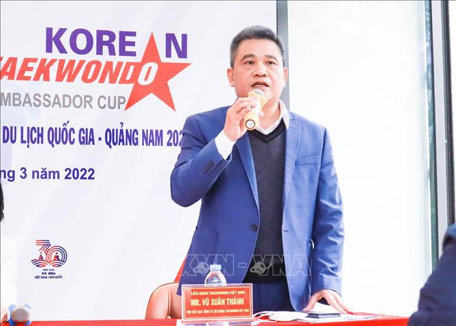Trong ảnh: Ông Vũ Xuân Thành, Phó Vụ trưởng Vụ Thể thao thành tích cao I, Phó Chủ tịch kiêm Tổng Thư ký Liên đoàn Taekwondo Việt Nam chia sẻ thông tin về giải đấu. Ảnh: TTXVN phát
