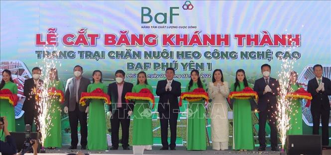 Trong ảnh: Nghi thức cắt băng khánh thành. Ảnh: Xuân Triệu – TTXVN                               
