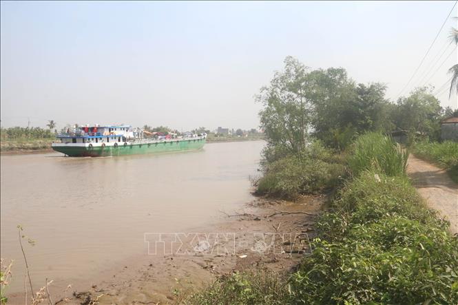 Trong ảnh: Hiện trạng sạt lở tại ấp Bình Khương I, xã Bình Phục Nhứt, huyện Chợ Gạo. Ảnh: Minh Trí-TTXVN