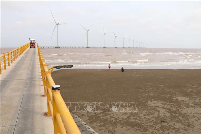 Trong ảnh: Công trình điện gió của Công ty Cổ phần Điện gió Trà Vinh 1, công suất 48MW, vận hành thương mại từ tháng 10/2021. Ảnh: Thanh Hòa - TTXVN
