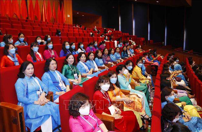 Photo: Delegates from the northern province of Hai Duong at the closing session. VNA Photo