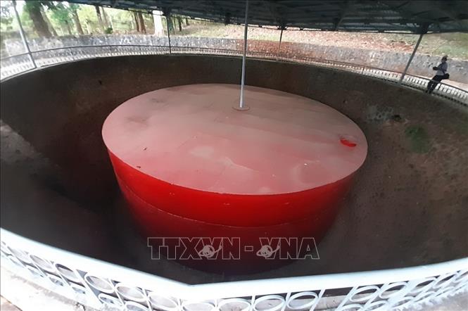 Trong ảnh: Kho nhiên liệu VK98 có 7 bồn, mỗi bồn có sức chứa 250.000 lít xăng. Ảnh: Sỹ Tuyên - TTXVN