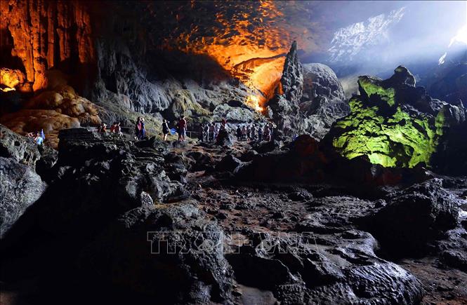 Vịnh Hạ Long vào top 10 điểm đến đẹp nhất hành tinh. Ảnh: TTXVN

