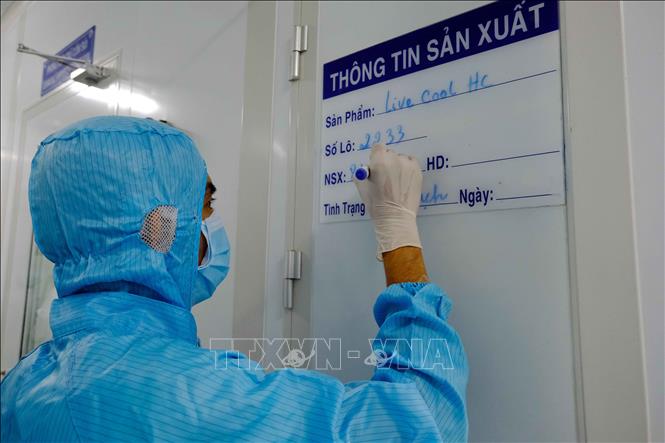 Trong ảnh: Lao động làm việc trong Nhà máy dược của Công ty TNHH ADC. Ảnh: Thanh Liêm - TTXVN