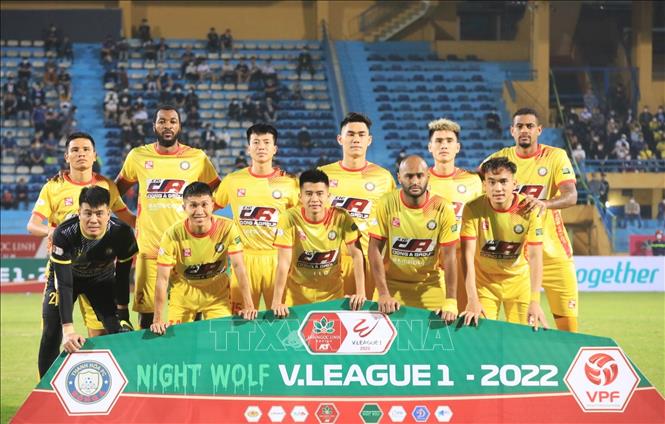 Trong ảnh: Đội hình thi đấu Đông Á Thanh Hóa. Ảnh: Tuấn Anh - TTXVN