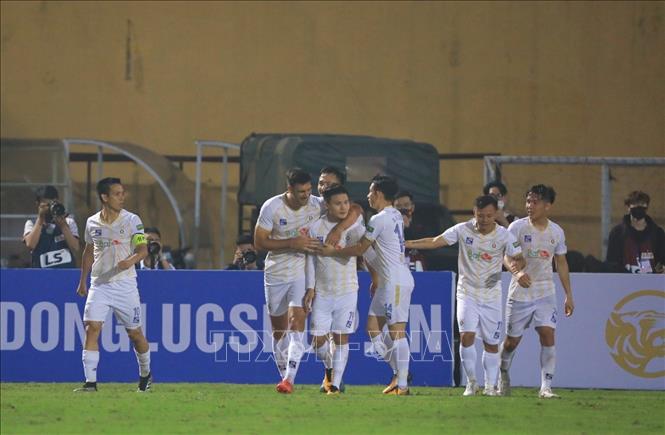 Trong ảnh: Các cầu thủ Hà Nội FC ăn mừng khi có bàn thắng. Ảnh: Tuấn Anh - TTXVN