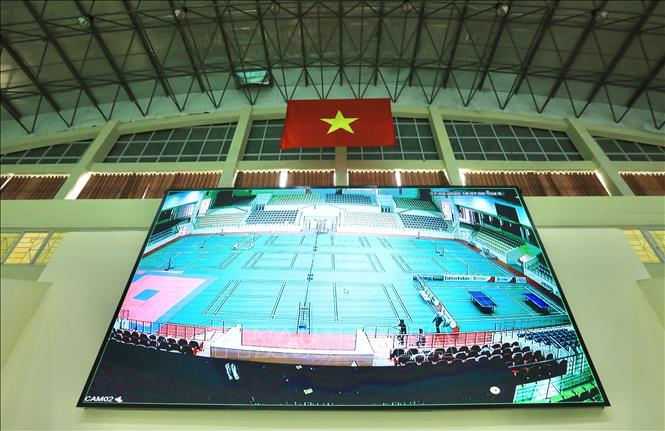 Trong ảnh: Màn hình led cỡ lớn được trang bị tại Nhà thi đấu Hoài Đức. Ảnh: Hoàng Hiếu - TTXVN 
