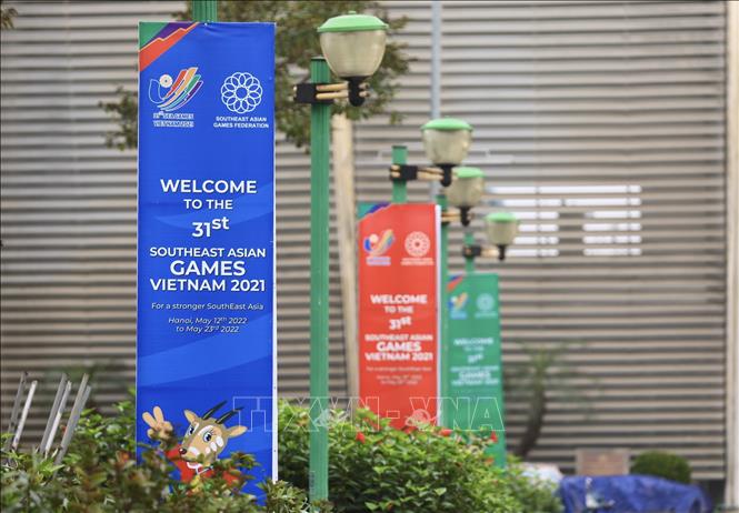 Trong ảnh: Các tấm pano tuyên truyền, cổ động cho Đại hội Thể thao Đông Nam Á 2021. Ảnh: Hoàng Hiếu - TTXVN 