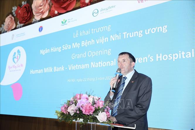Ông Séan Farrel, Đại diện Chương trình phát triển, Đại sứ quán Ireland tại Việt Nam phát biểu. Ảnh: Minh Quyết - TTXVN