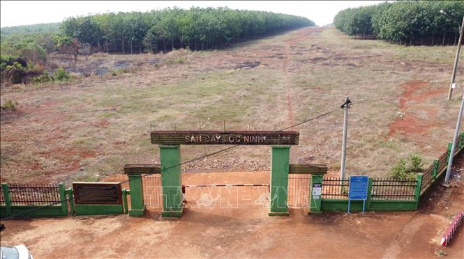 Trong ảnh: Di tích lịch sử sân bay Lộc Ninh. Ảnh: Sỹ Tuyên - TTXVN