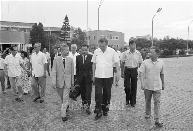 Đồng chí Lê Văn Lương, Ủy viên Bộ Chính trị thăm thủ đô Ulaanbaatar (Mông Cổ), ngày 15/7/1977. Ảnh: Xuân Lâm-TTXVN