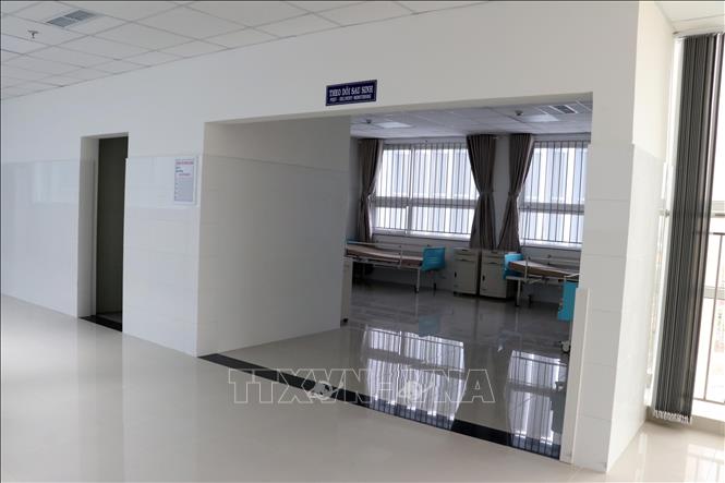 Phòng hậu sinh và nhà vệ sinh bên cạnh đều không có cửa. Ảnh: Đoàn Mạnh Dương - TTXVN 