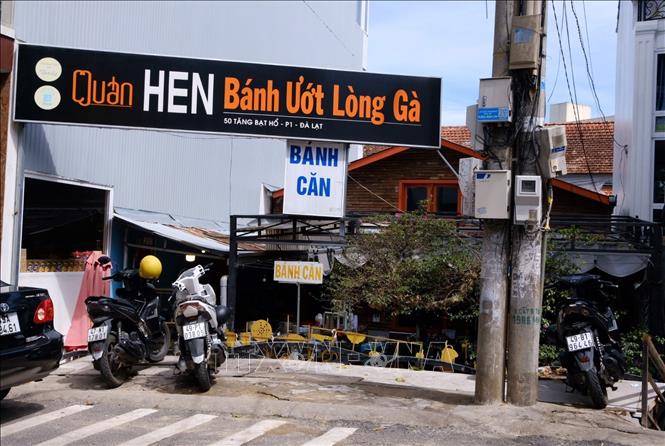 Trong ảnh: Quán Bánh ướt lòng gà HEN vừa bị thực khách “tố” trên mạng xã hội. Ảnh: TTXVN phát