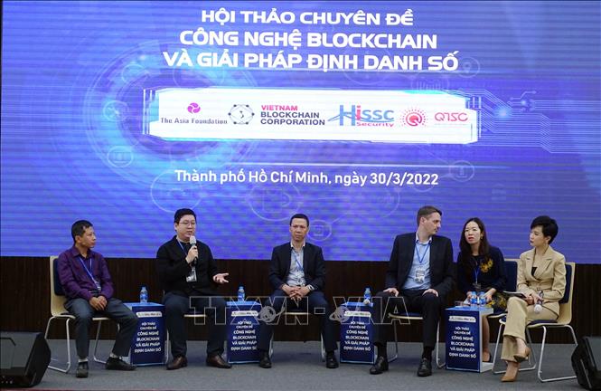 Trong ảnh: Các chuyên gia thảo luận tại Hội thảo “Công nghệ Blockchain và giải pháp định danh số”. Ảnh: Tiến Lực – TTXVN