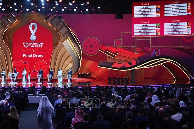 Trong ảnh: Toàn cảnh lễ bốc thăm chia bảng Vòng chung kết World Cup 2022 tại thủ đô Doha, Qatar, ngày 1/4/2022. Ảnh: AFP/TTXVN