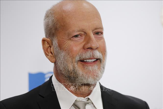 Trong ảnh (tư liệu): Nam diễn viên Bruce Willis tới dự lễ trao giải Gershwin của Thư viện Quốc hội Mỹ ở Washington DC., ngày 15/11/2017. Ảnh: AFP/TTXVN