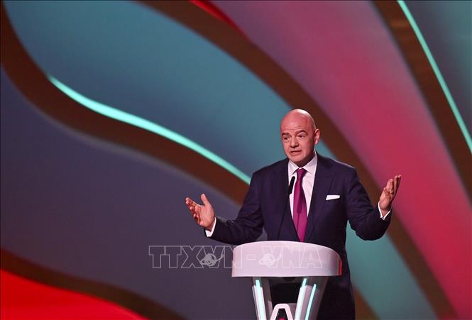 Trong ảnh: Chủ tịch Liên đoàn bóng đá thế giới (FIFA) Gianni Infantino phát biểu tại lễ bốc thăm chia bảng Vòng chung kết World Cup 2022 tại thủ đô Doha, Qatar, ngày 1/4/2022. Ảnh: THX/TTXVN