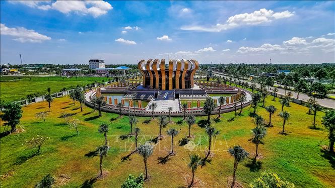 Công trình Đền thờ Vua Hùng có diện tích hơn 39.000 m2, tổng mức đầu tư gần 130 tỷ đồng, do Công ty Cổ phần Đầu tư Văn Phú - Invest tài trợ. Ảnh: Thanh Liêm - TTXVN