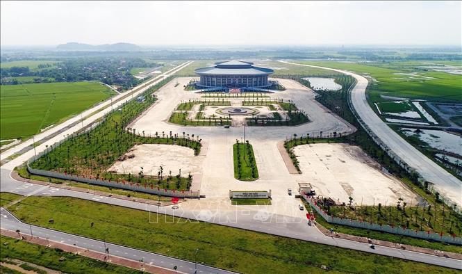 Nhà thi đấu đa năng TDTT tỉnh Hà Nam - nơi diễn ra thi đấu môn Futsal nam, nữ tại SEA Games 31 được xây dựng trên khu đất rộng 120 ha, thuộc địa phận xã Tiên Hiệp, thành phố Phủ Lý. Ảnh: Đại Nghĩa - TTXVN