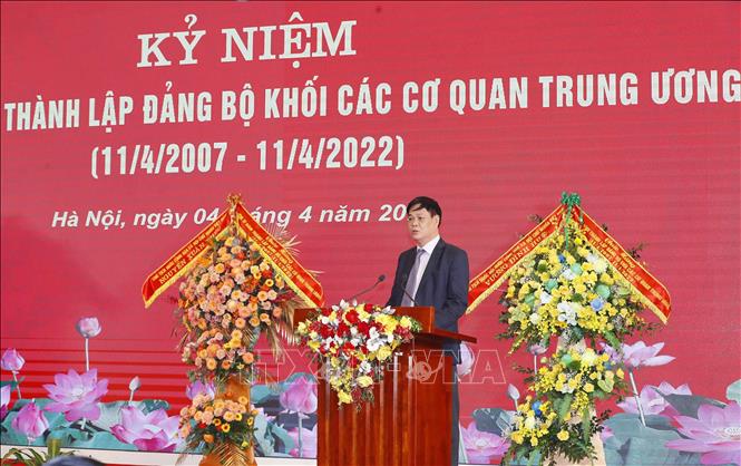 Đồng chí Huỳnh Tấn Việt, Uỷ viên Trung ương Đảng, Bí thư Đảng ủy Khối các cơ quan Trung ương đọc diễn văn tại kỷ niệm. Ảnh: Phương Hoa - TTXVN
