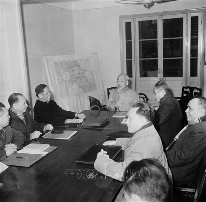Đồng chí Lê Duẩn dự Phiên họp lần thứ 3 của Ban Chấp hành TW bàn về kế hoạch nhà nước do Chủ tịch Hồ Chí Minh chủ trì (12/1960). Ảnh: TTXVN