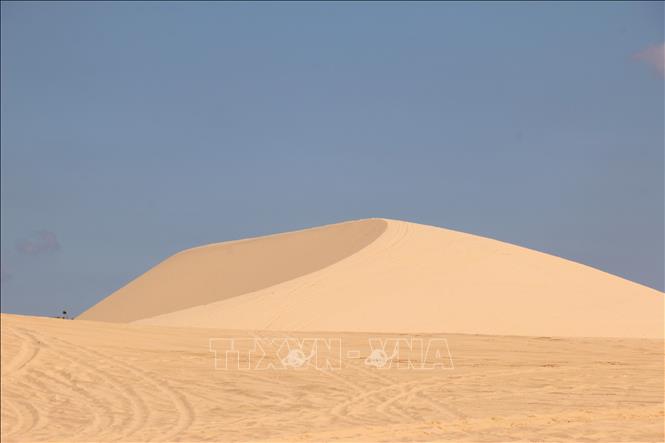 Photo: Bau Trang sand dunes in Bac Binh district are dubbed as a sub-Sahara desert. VNA Photo: Nguyễn Thanh