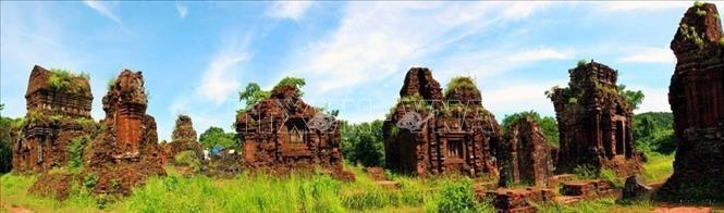 Trong ảnh: Nghệ thuật kiến trúc tháp Chăm tại Mỹ Sơn hội tụ nhiều phong cách, mang tính liên tục từ phong cách cổ thế kỷ VII đến thế kỷ VIII. Ảnh: Nhật Anh – TTXVN