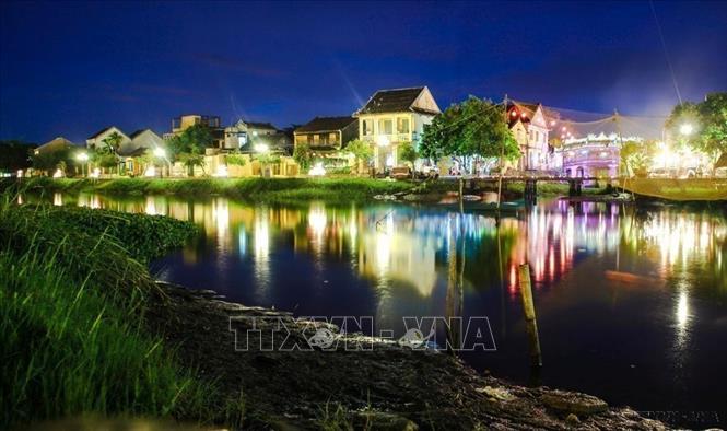 Trong ảnh: Một góc Phố cổ Hội An đẹp lung linh về đêm. Ảnh: Trọng Đạt – TTXVN