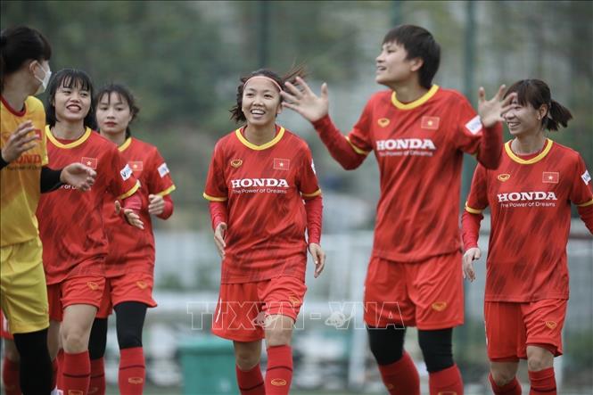 Photo: Vietnamese female players during a training session at the Vietnam Youth Football Training Center in Hanoi. VNA Photo: Minh Quyết 