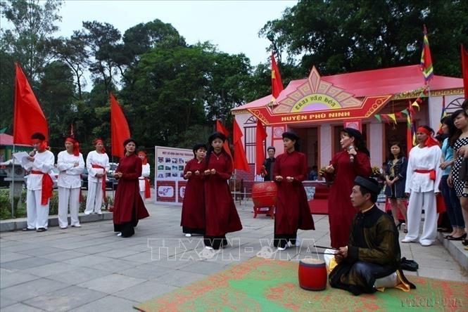 Trong ảnh: Tiết mục biểu diễn hát Xoan của huyện Phù Ninh. Ảnh: Quý Trung – TTXVN