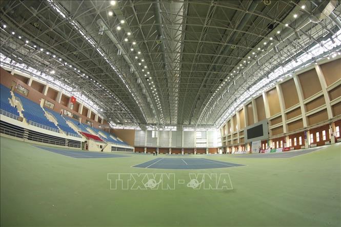 Bên trong Cung Điền kinh Hà Nội (Trung tâm Huấn luyện và Thi đấu TDTT Hà Nội) với sức chứa 3000 chỗ ngồi, là nơi tổ chức bộ môn Đấu kiếm (13-18/5) và lễ bế mạc của SEA Games 31. Ảnh: Minh Quyết - TTXVN